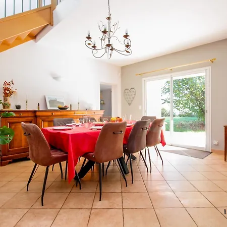 بيت للعطل Du Chanoine Clim Piscine Wifi *