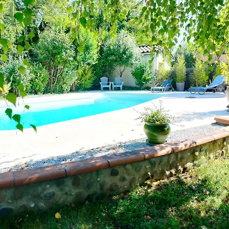 Dom wakacyjny Du Chanoine Clim Piscine Wifi